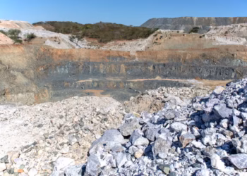 Nigeria unveils world-class mineral discovery as new 3.3 million-tonne lithium reserve comes to light